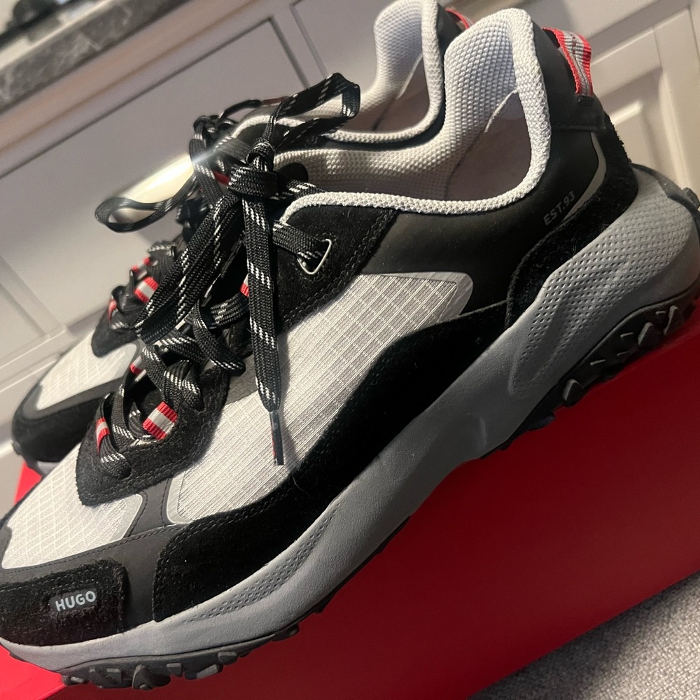 HUGO Men's Black, White, and Red Sneakers